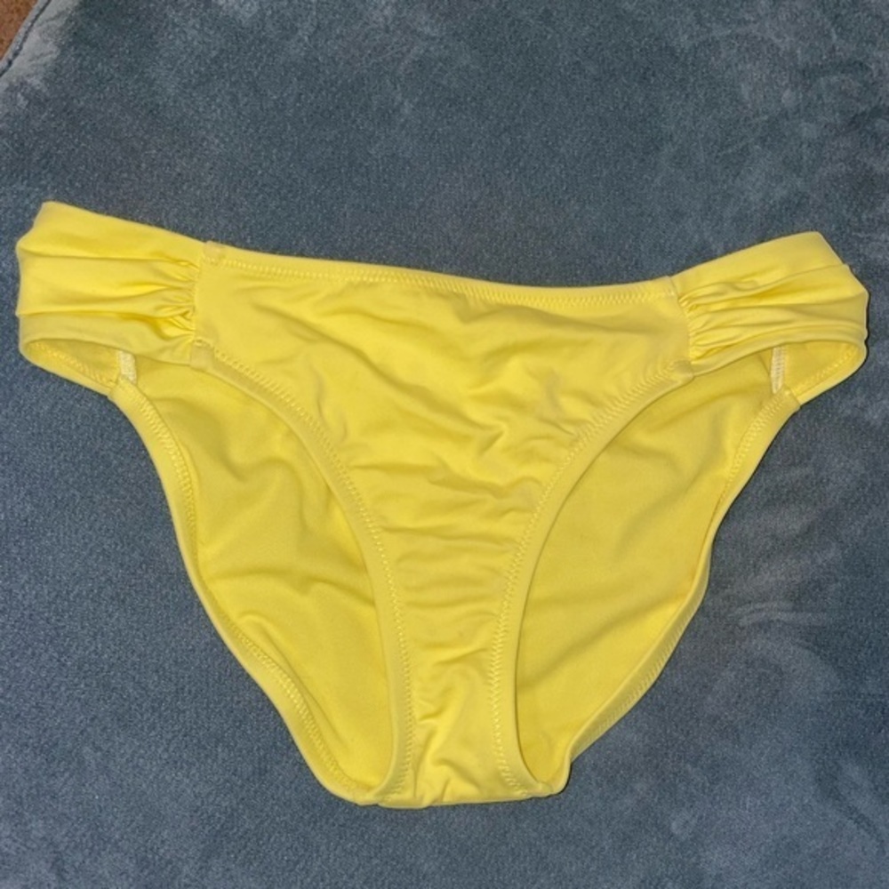Bikini Bottoms 💛